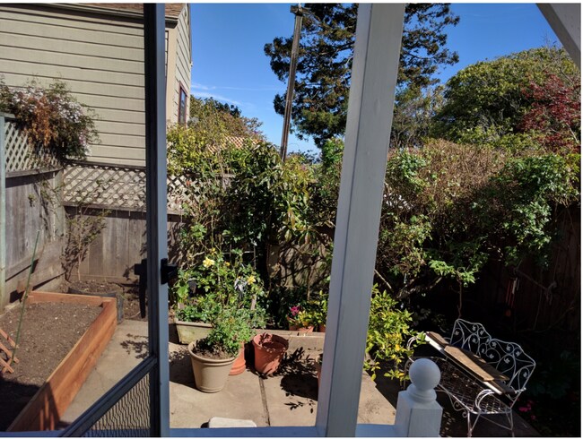 Building Photo - Large, Beautiful Home near Dolores Park!