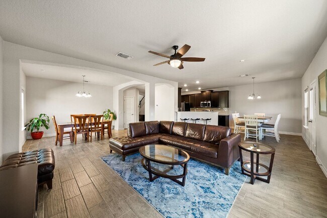 Building Photo - Exquisite 2-Story Traditional Home