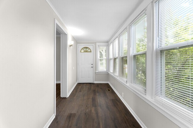 Building Photo - 2474 4th St
