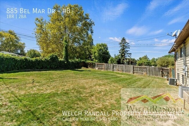 Building Photo - 885 Bel Mar Dr