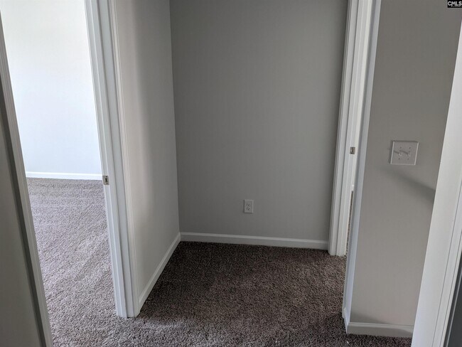 Building Photo - 531 Moresby Wy