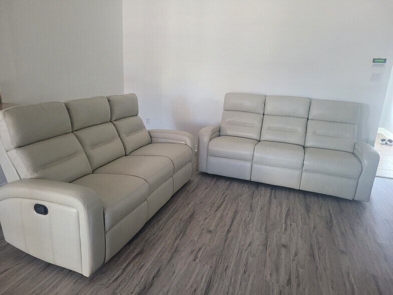 Building Photo - 41 Cabernet Dr