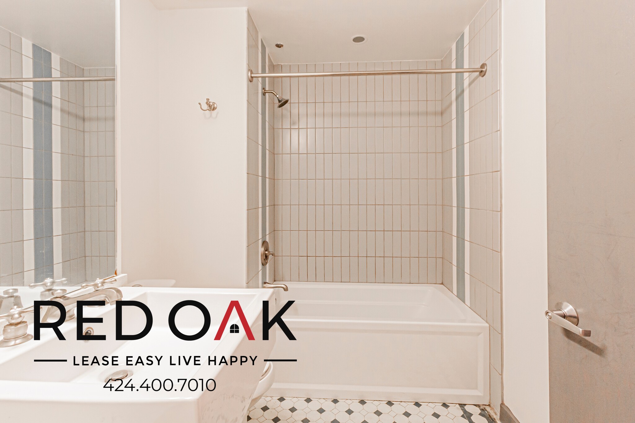 Building Photo - 430 S Broadway