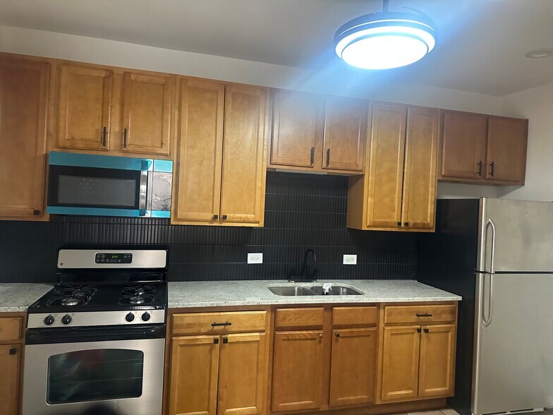 Building Photo - 903 N Lockwood Ave