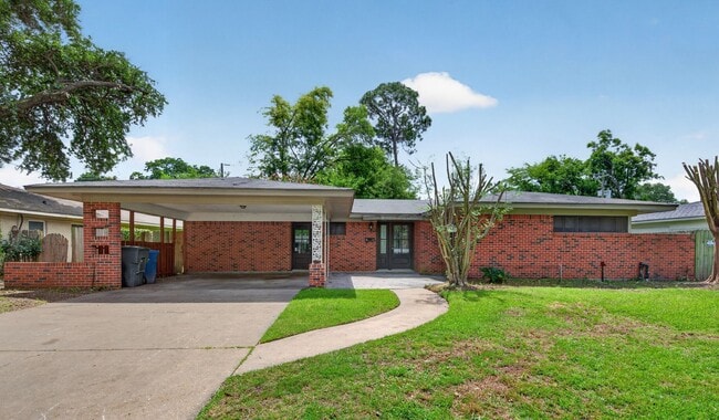 Building Photo - Gorgeous 3 Bedroom Home in Shreve Island