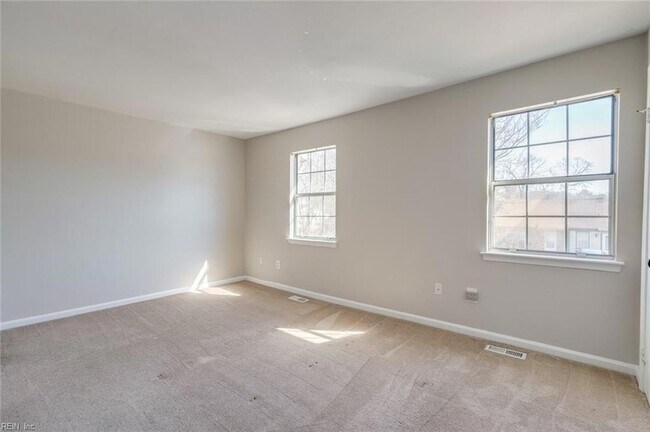 Building Photo - 436 Peregrine St