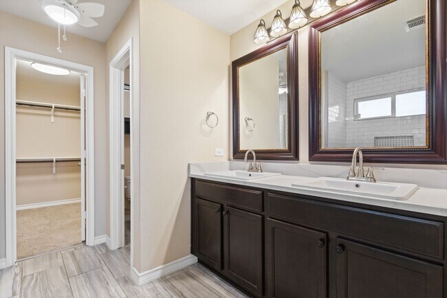 Building Photo - Well-Maintained 3-Bedroom Home – Ideal for Students & Professionals!