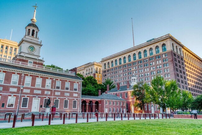 Building Photo - 150S S Independence Mall W