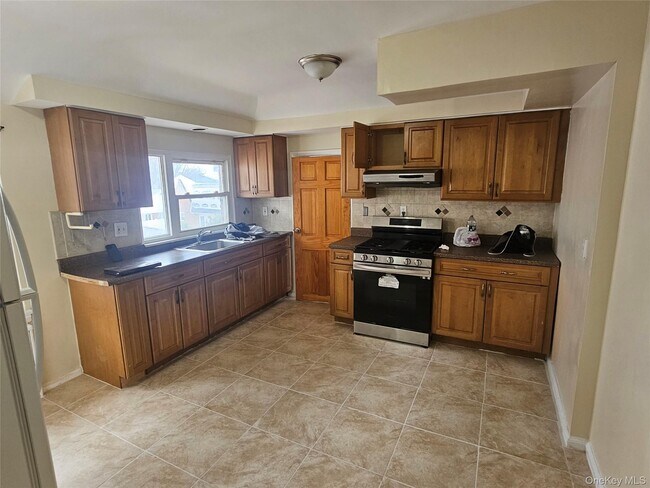 Building Photo - 137-24 228th St