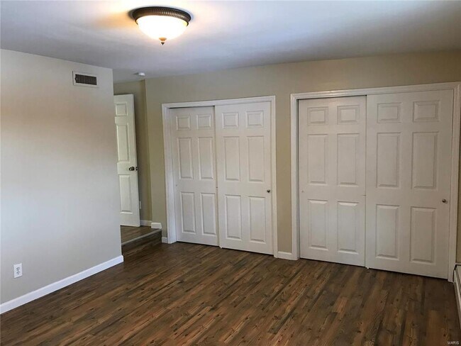 Building Photo - 360 Old Meramec Station Rd.