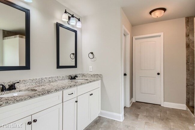 Building Photo - 4 br, 2.5 bath House - 309 Dandie Ln UNIT