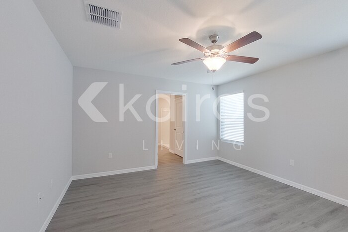 Building Photo - 8642 SW 43rd Ter