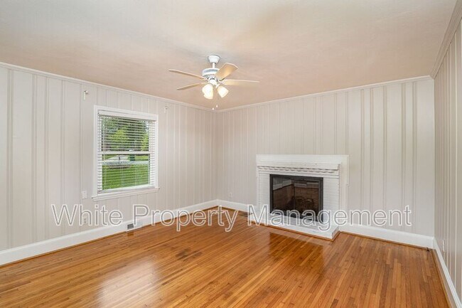 Building Photo - 4643 Addison Drive