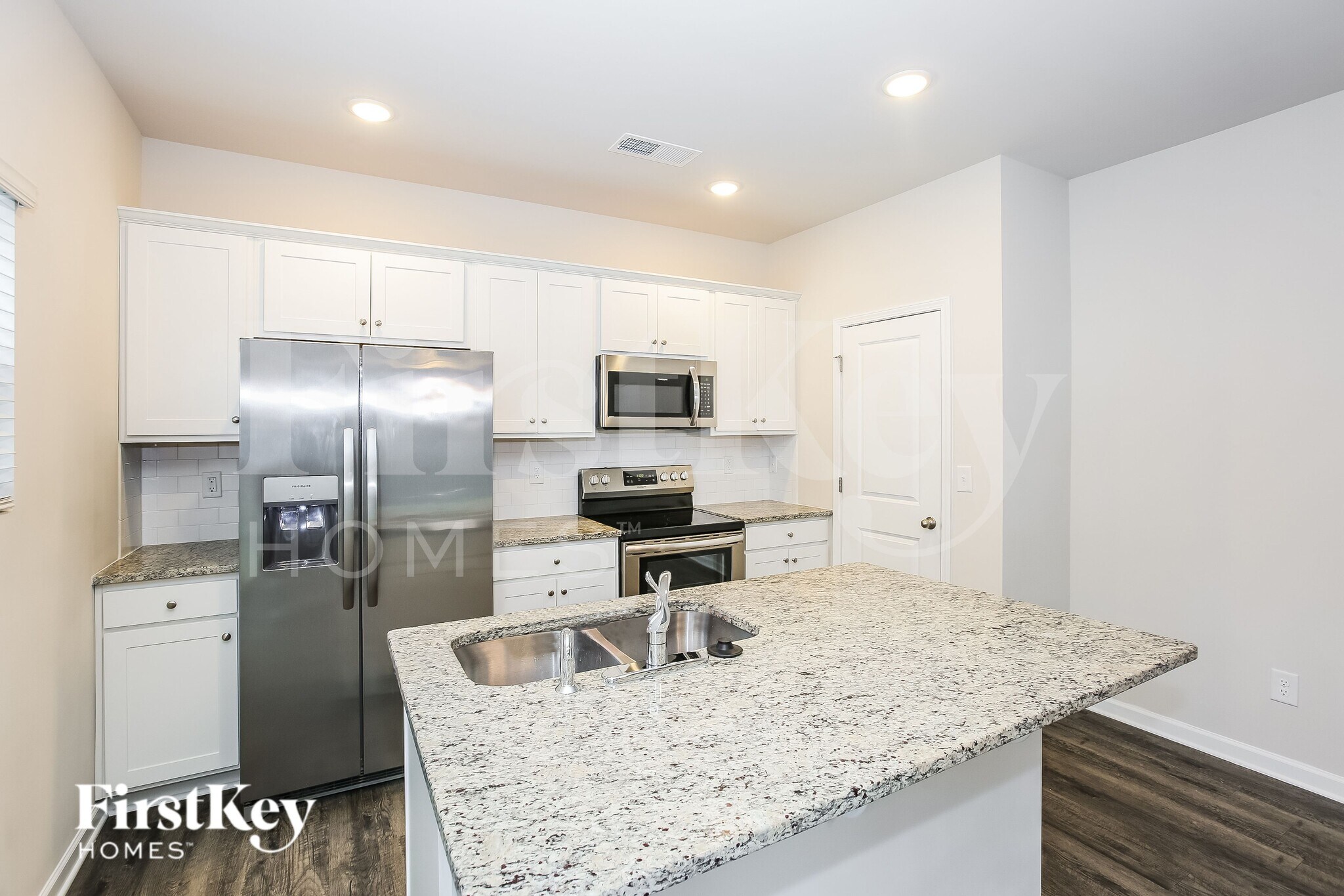 Building Photo - 3244 Newell Vlg Dr