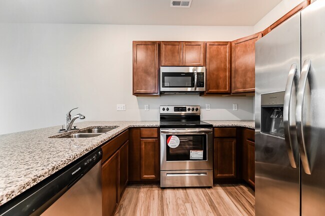 Building Photo - 7289 Bellacroft Dr