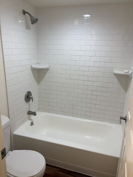 Building Photo - 2020 Guthrie St N