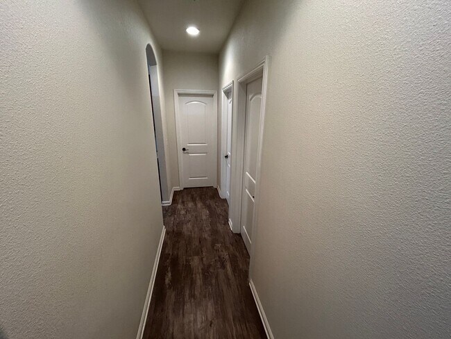 Building Photo - Comfortable 3-Bedroom Home in Gated Cottonwood Community