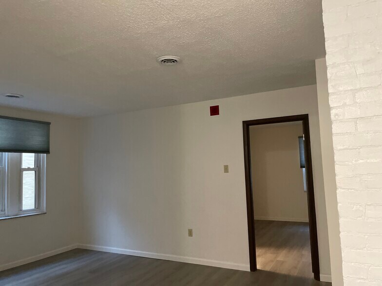 Living room view from entrance hallway - 5523 Ellsworth Ave