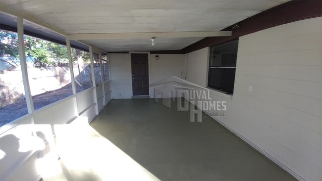 Building Photo - 2620 Kenwood Dr W
