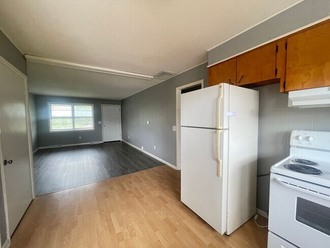 Building Photo - 4551 West Third Street