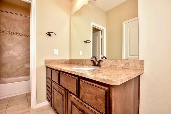 Upstairs Bathroom - 28410 Tanner Crossing Ln