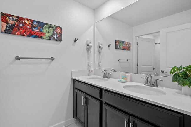 Building Photo - 4291 Paragraph Dr