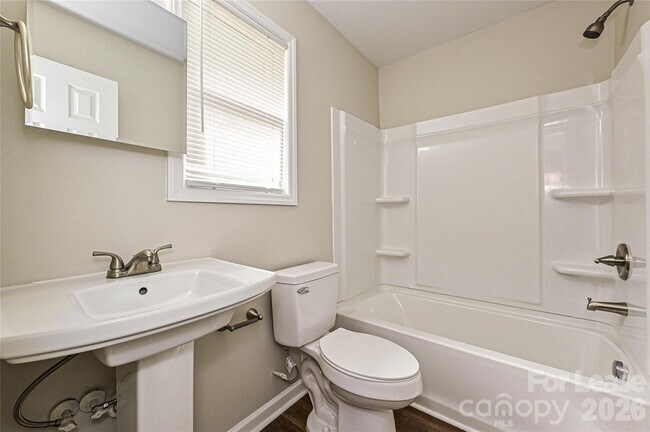 Building Photo - 302 E Hudson St