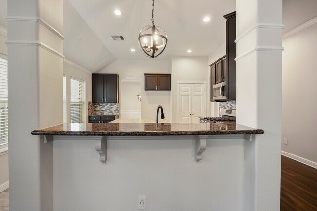 Building Photo - 5802 Sawyer Bend Ln