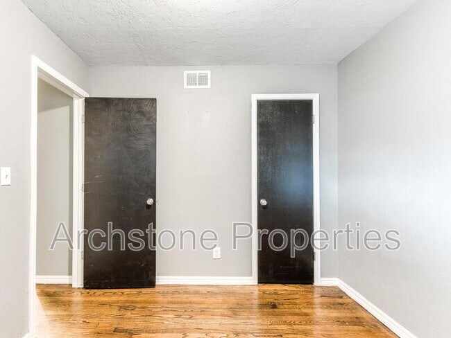Building Photo - 608 Holoway Dr