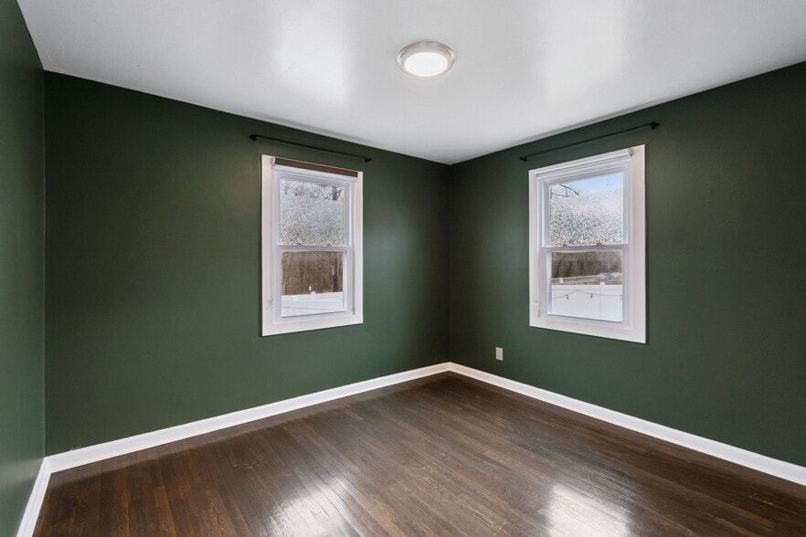 Building Photo - 14615 Crescent Dr