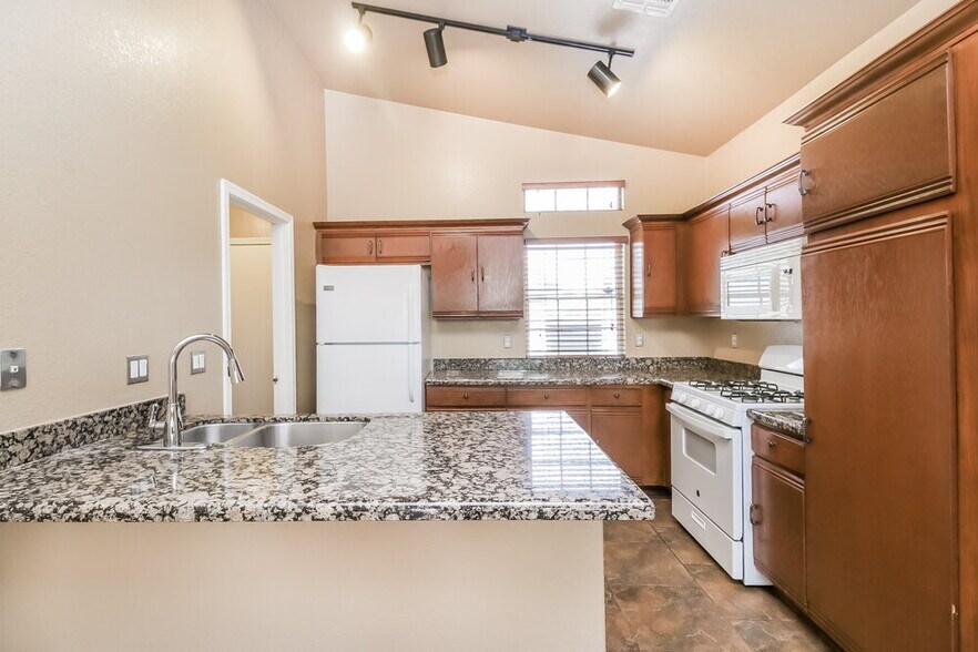 Building Photo - 2231 N 89th Ave