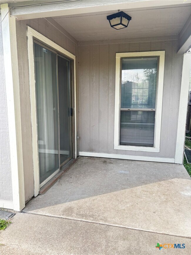 Building Photo - 308 Deloris Dr