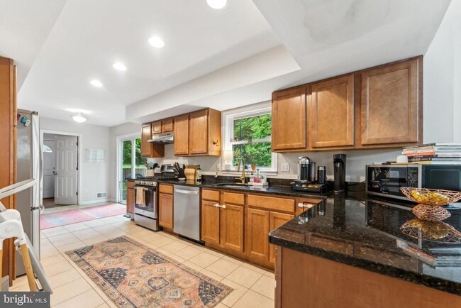 Building Photo - 9710 Muirfield Dr