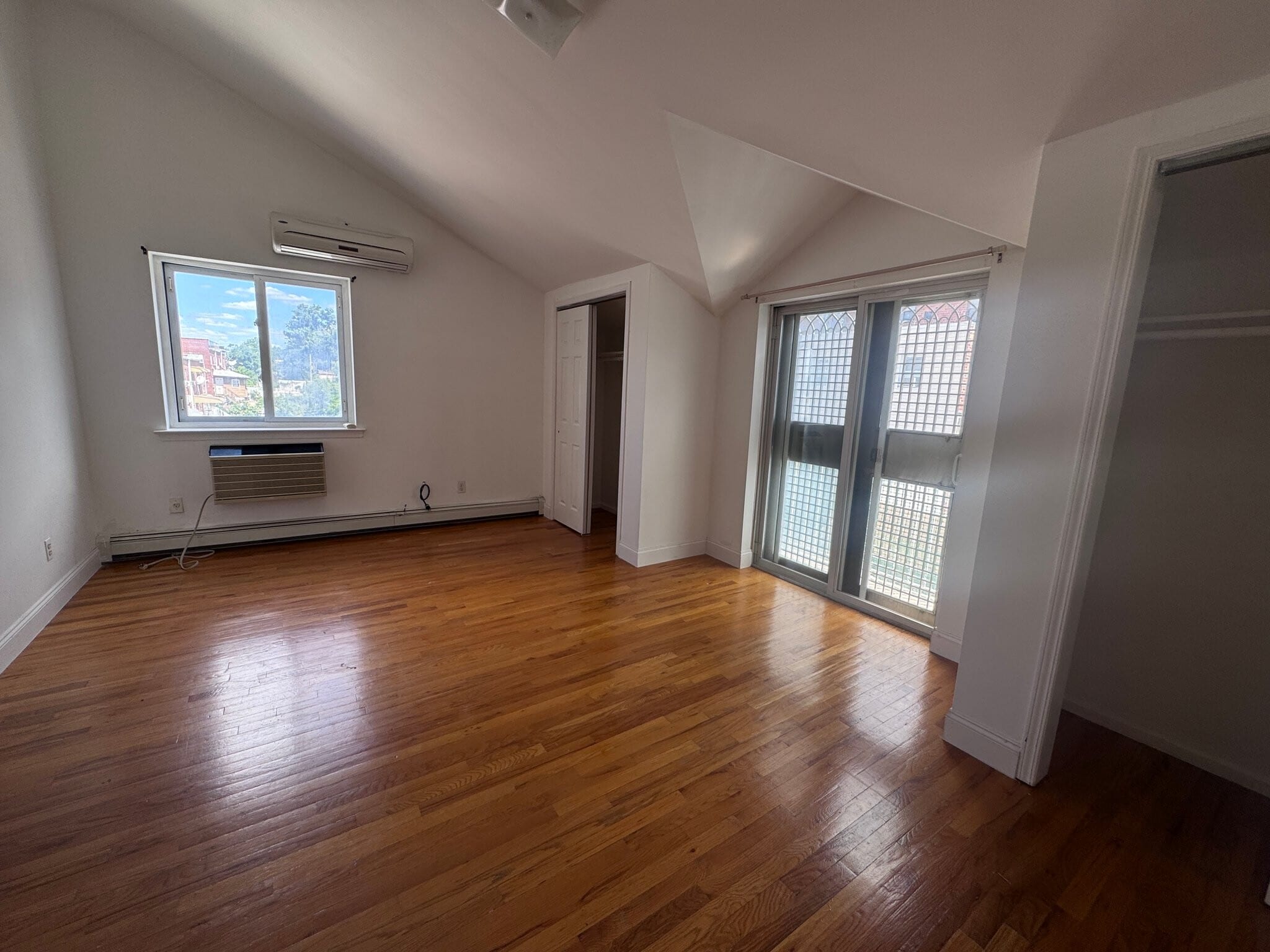 Building Photo - 72-38 Calamus Ave