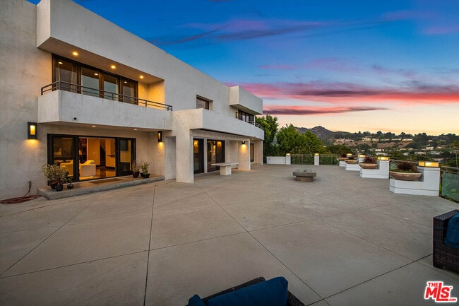 Building Photo - 11470 Dona Evita Dr
