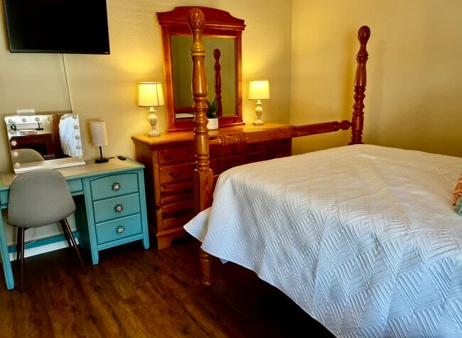 Building Photo - 1924A Leighton Dr