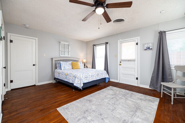 Building Photo - 212 N Magdalen St