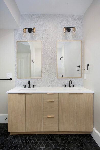 Bathroom - 15 Lanark Rd
