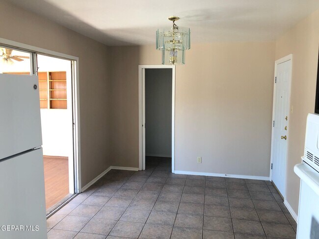 Building Photo - 10073 Kirwood St