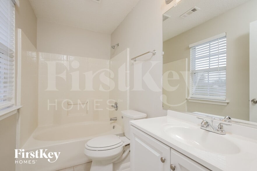 Building Photo - 4604 Cherrywood Dr