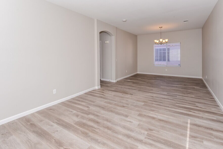 Building Photo - 3413 Adventure Ct