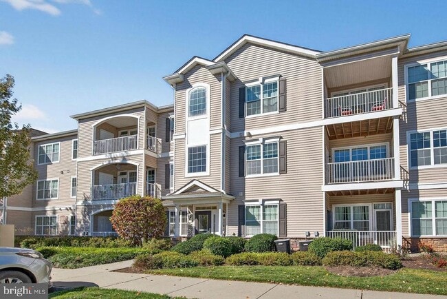 Building Photo - 127 Timberlake Dr