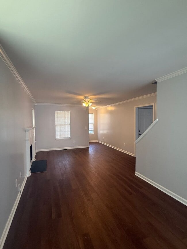 Building Photo - 733 Vanguard Pl