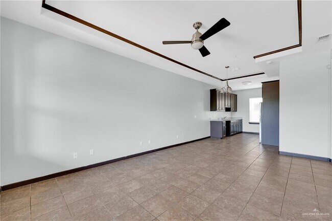 Building Photo - 801 E Daffodil Ave