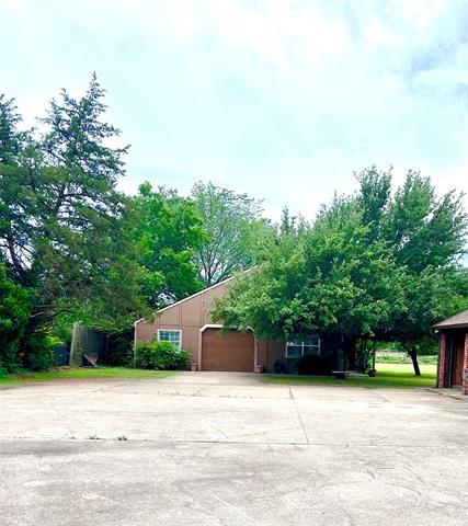 Building Photo - 335 E Donna Dr