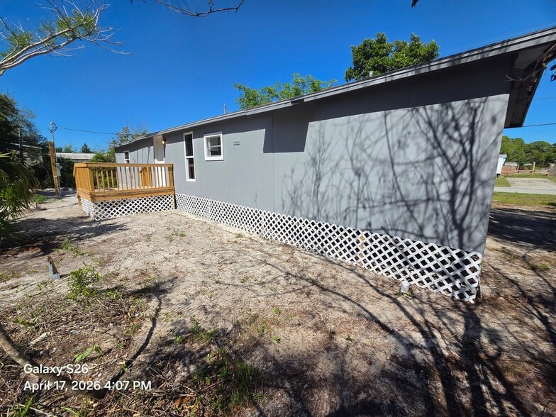 Building Photo - 4180 Royal Palm Ave