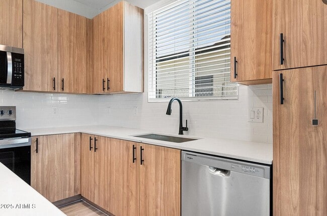 Building Photo - 17365 W Lower Buckeye Rd