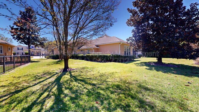 Building Photo - 283 Holland Dr