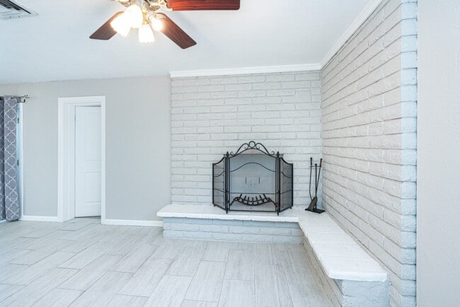 Building Photo - Greeat Single family home in Tempe! Close to ASU!
