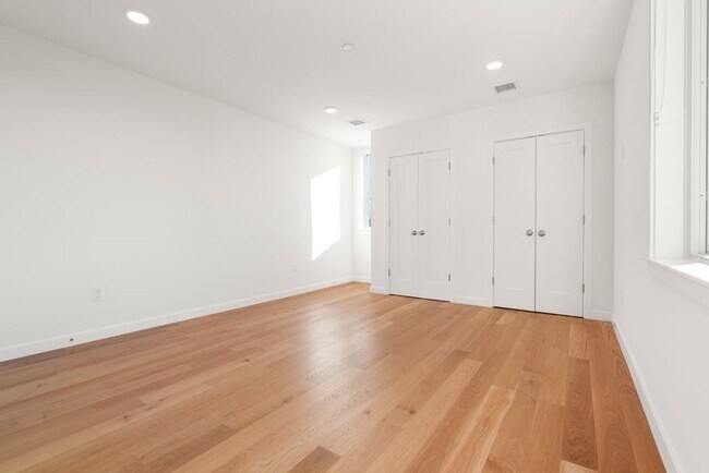 Building Photo - 175 Gove St